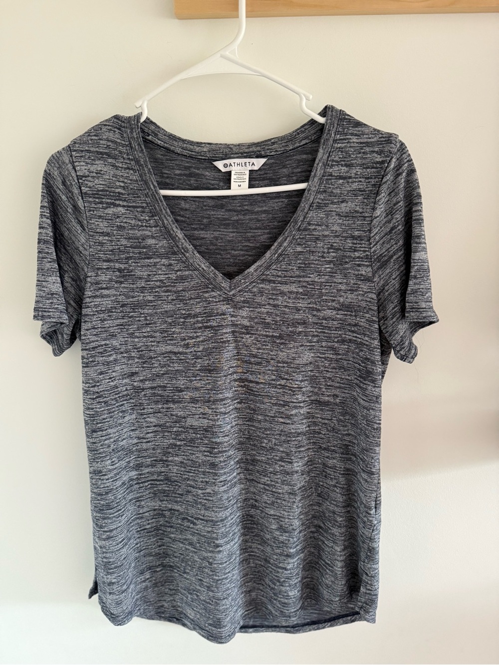 Athleta Breezy Scoop V-Neck Tee T-Shirt Gray Women’s Medium Stretch - Picture 2 of 6